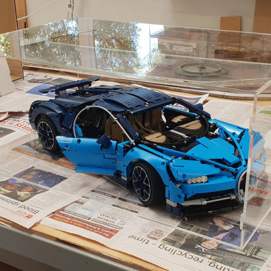 Model car display case - lego bugatti